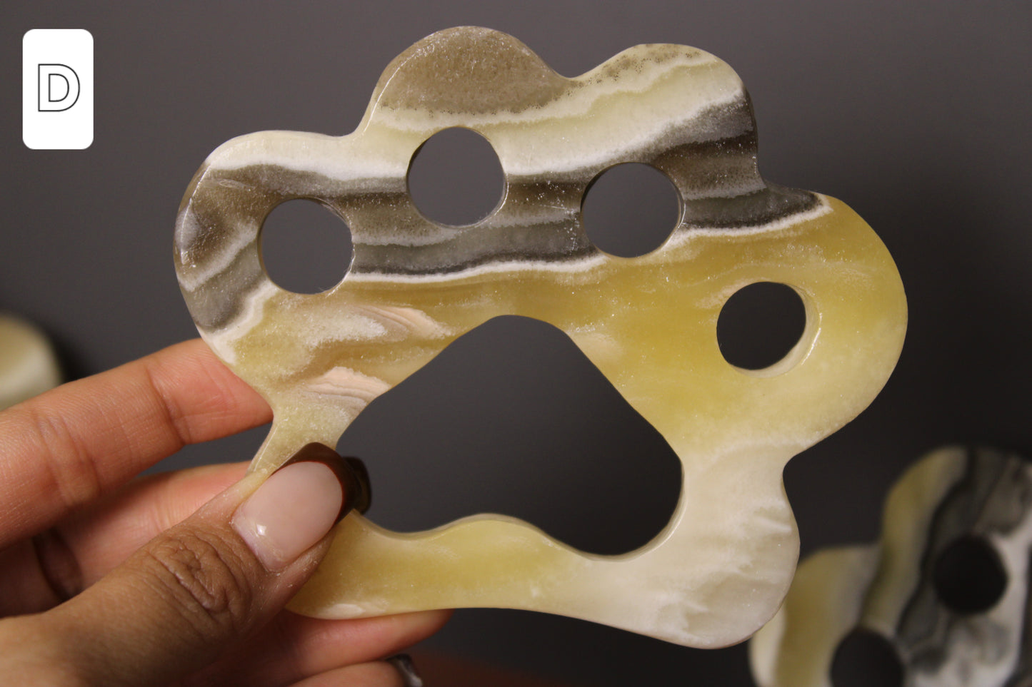 Mexican Onyx - Paw Carving