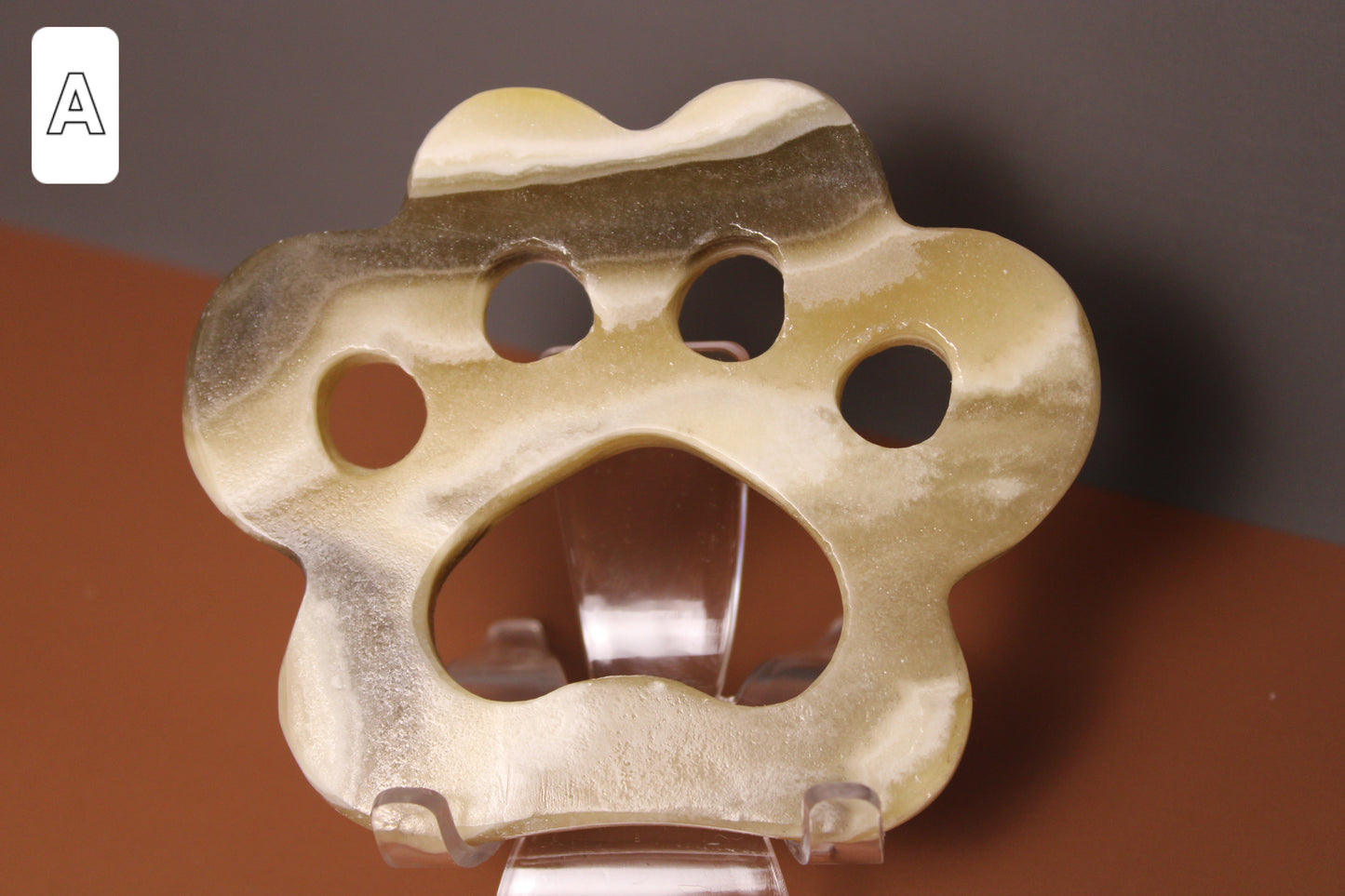 Mexican Onyx - Paw Carving