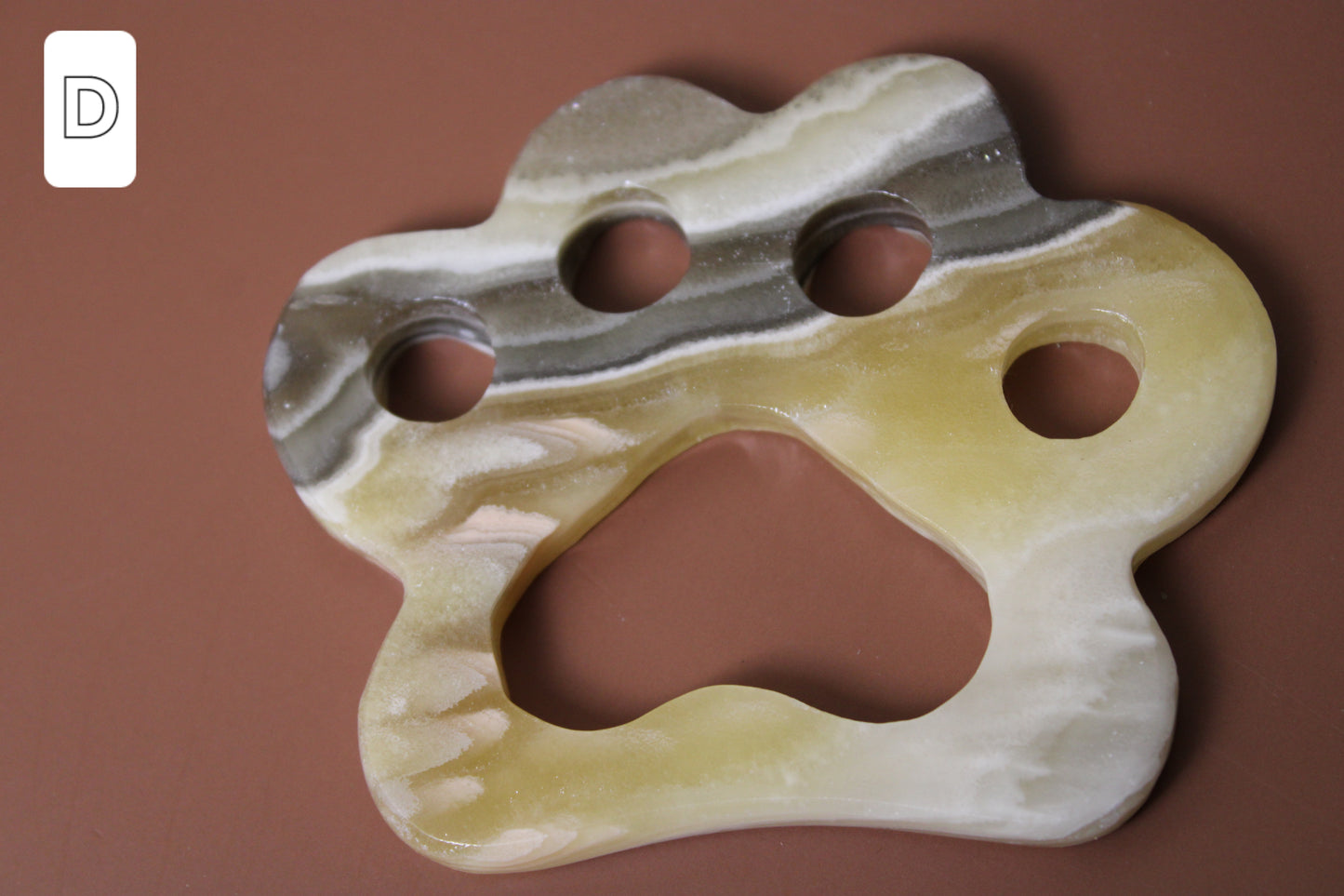 Mexican Onyx - Paw Carving