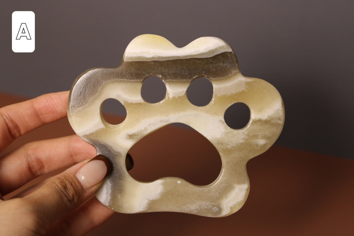 Mexican Onyx - Paw Carving